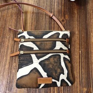 Dooney 🦒 crossbody